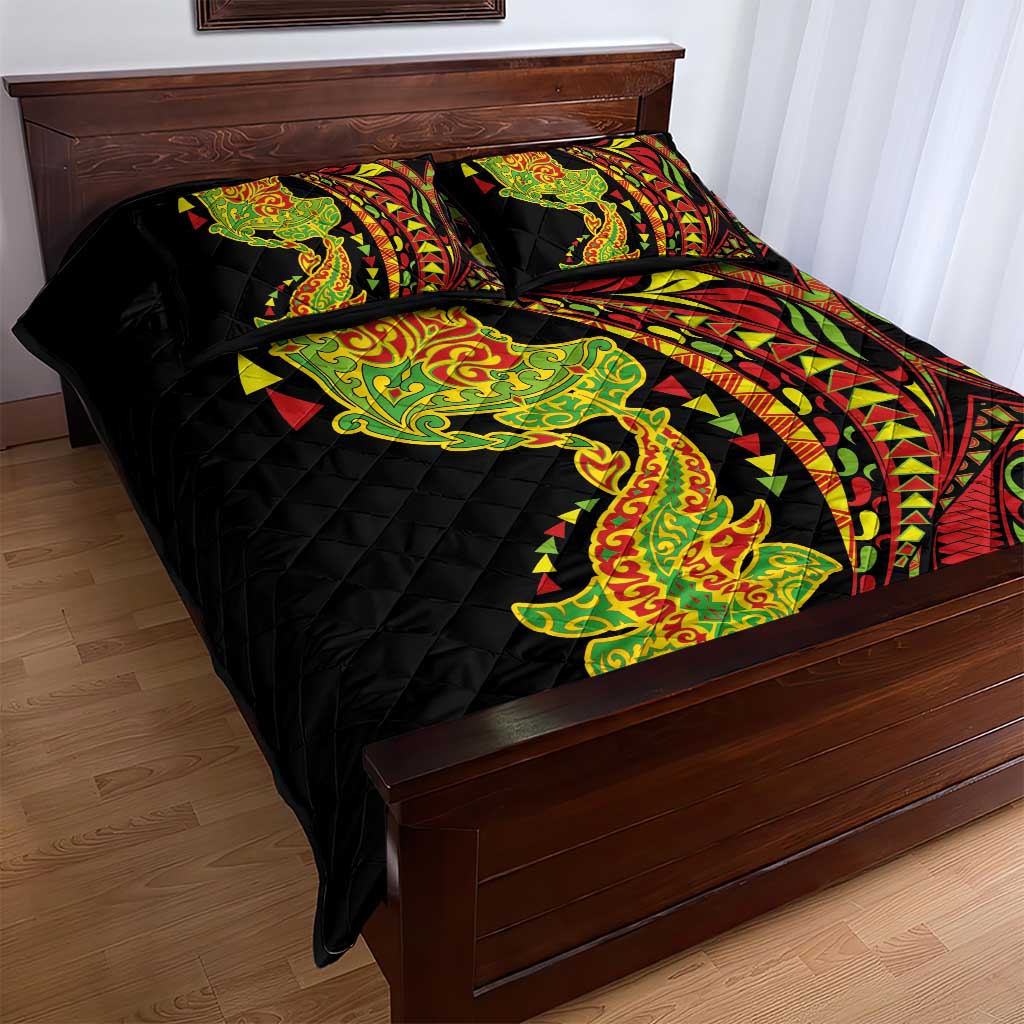 Hawaiian Manta Ray and Hammerhead Shark Tribal Tattoo Quilt Bed Set with Polynesian Tribal Pattern Kanaka Maoli Flag Color