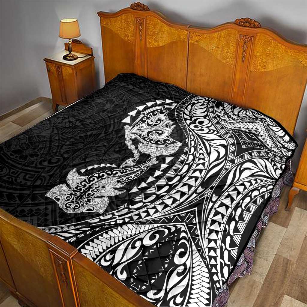 Hawaiian Manta Ray and Hammerhead Shark Tribal Tattoo Quilt with Polynesian Tribal Pattern Black-White Color LT03 - Polynesian Pride