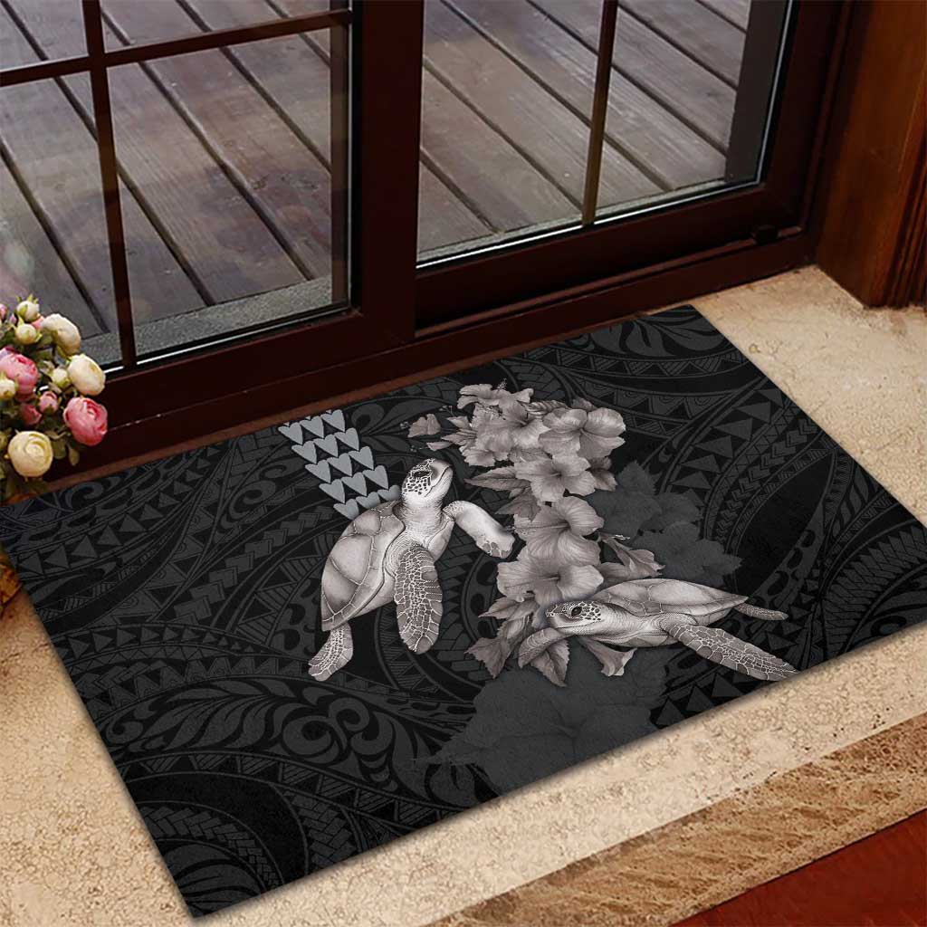 Hawaiian Turtle Love Couple Rubber Doormat - Sweet Hibiscus and Kakau Pattern Grayscale Color