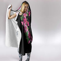 Hawaiian Hibiscus and Art Polynesian Tattoo Hooded Blanket Black Color