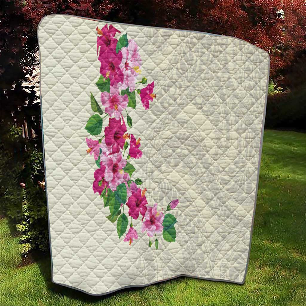 Hawaiian Hibiscus and Art Polynesian Tattoo Quilt Beige Color