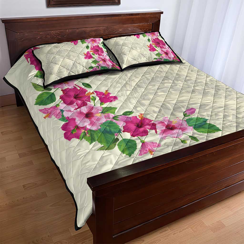 Hawaiian Hibiscus and Art Polynesian Tattoo Quilt Bed Set Beige Color