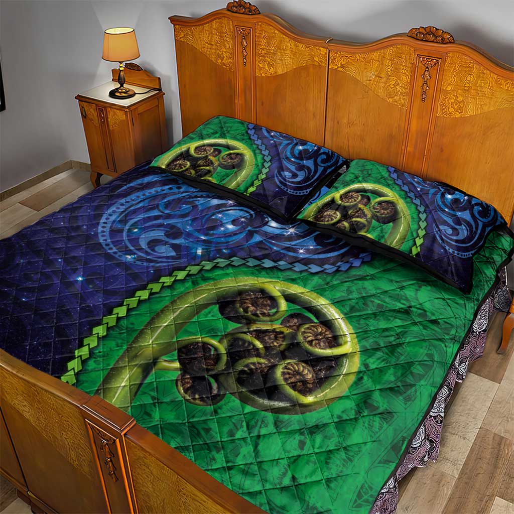 New Zealand Matariki Fern Frond Koru Quilt Bed Set with Galaxy Blue Sky and Green Paua Shell Art