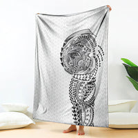 Hawaiian Traditional Tattoos Blanket Kakau Tribal Tropical Plant Motif White Color