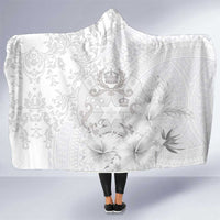 Tonga Faka Sepitema Hooded Blanket Ngatu and Floral Pattern with Blooming Hibiscus LT03 One Size White - Polynesian Pride