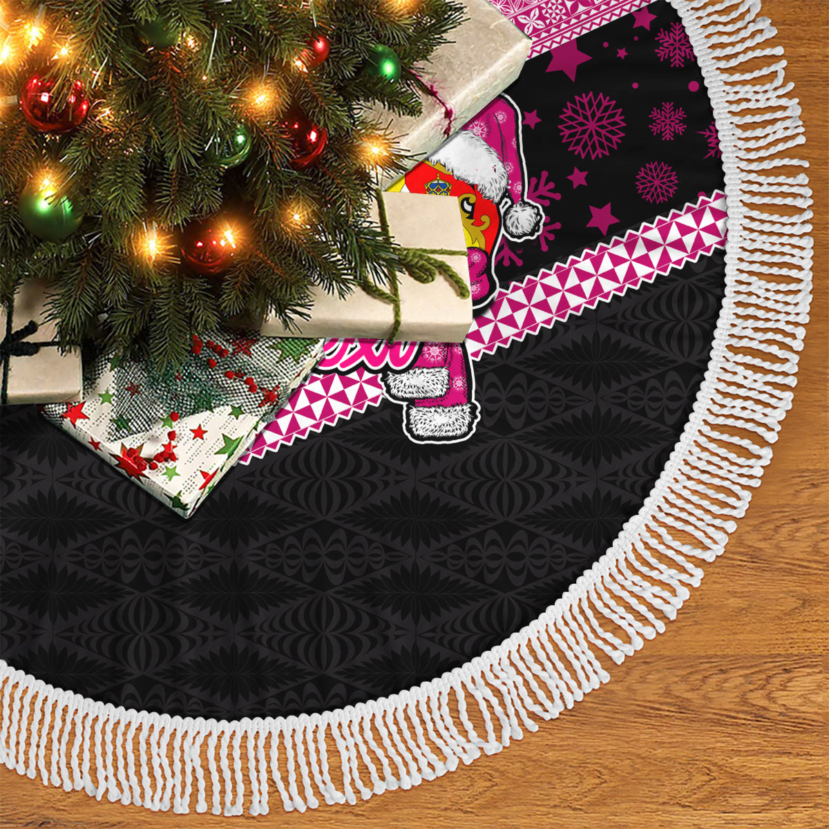 Personalised Tonga Christmas Tree Skirt Tonga Coat of Arms with Seamless Tapa Ngatu Pattern Xmas Pink Style LT03 - Polynesian Pride