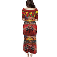 Hawaiian Turtle Love Couple Puletasi Ocean Serenade - Honu Honi Ihu with Hibiscus and Romantic Sunset Red Color