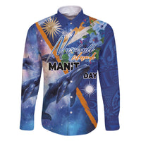 Marshall Islands Manit Day Family Matching Off The Shoulder Long Sleeve Dress and Hawaiian Shirt Grunge National Flag with Whales and Tribal Tattoos - Polynesian Pride
