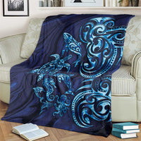 New Zealand Connecting with Seas Blanket Maori Tribal and Sea Animals Tattoo - Sea Texture Glass Style