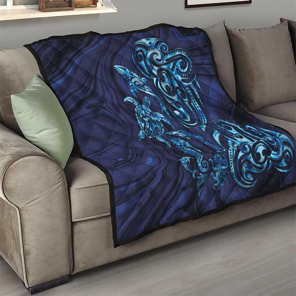 New Zealand Connecting with Seas Quilt Maori Tribal and Sea Animals Tattoo - Sea Texture Glass Style