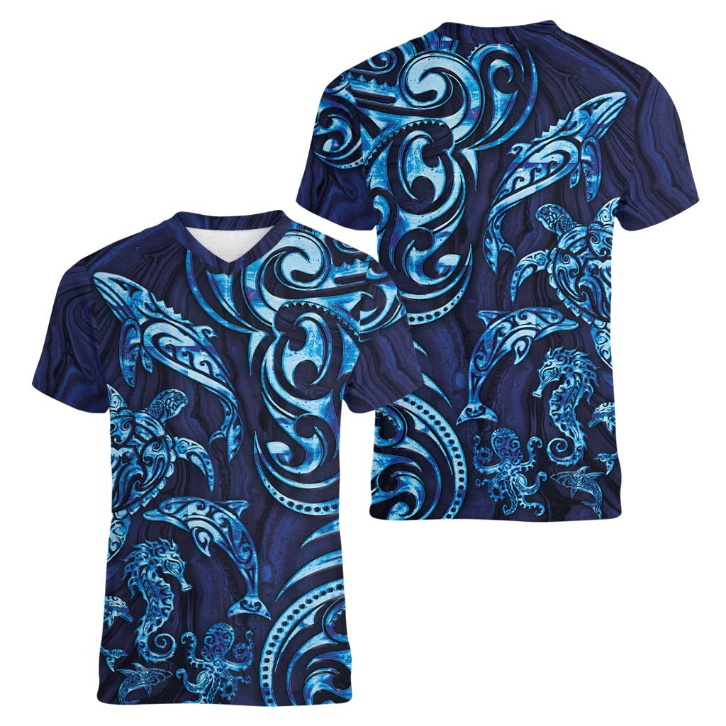 New Zealand Connecting with Seas Women V-Neck T-Shirt Maori Tribal and Sea Animals Tattoo - Sea Texture Glass Style