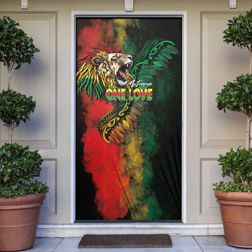 Aotearoa One Love Door Cover Reggae Lion with Kakahu Huruhuru LT03 Black - Polynesian Pride