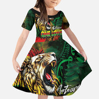Aotearoa One Love Family Matching Puletasi and Hawaiian Shirt Reggae Lion with Kakahu Huruhuru LT03 Daughter's Dress Black - Polynesian Pride