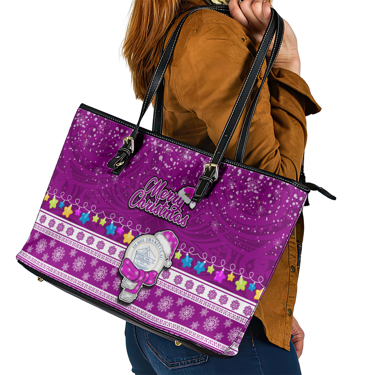 Palau Christmas Leather Tote Bag Snowman Hugs Palau Coat of Arms Maori Pattern Pink Style LT03 - Polynesian Pride
