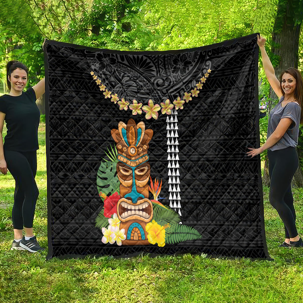 Hawaii Plumeria Lei Quilt Tiki and Kakau Pattern Black Color
