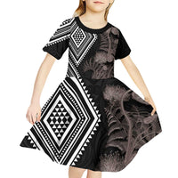 Aotearoa Tukutuku Motif Kid Short Sleeve Dress Pohutukawa and Fern Leaves Grayscale Color