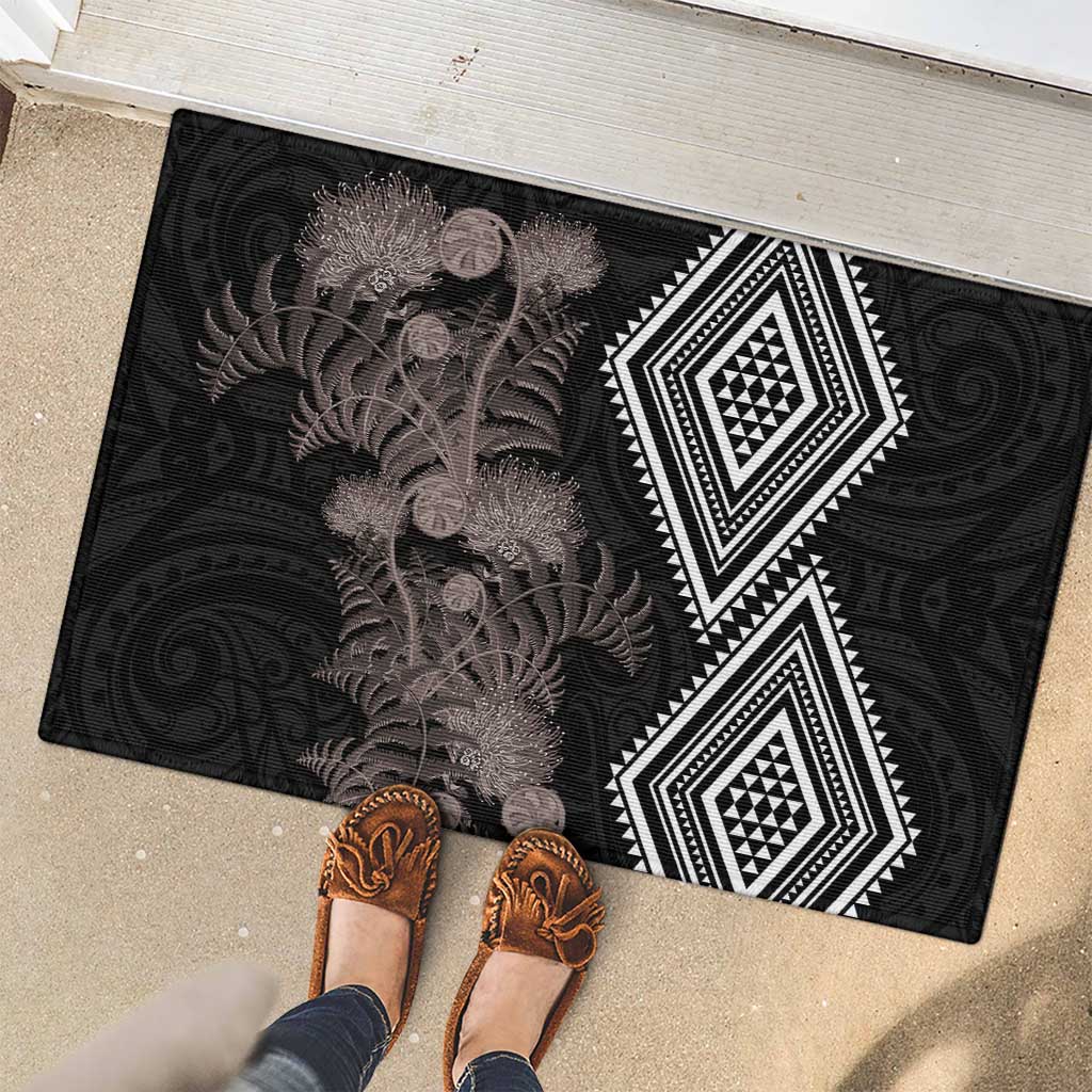 Aotearoa Tukutuku Motif Rubber Doormat Pohutukawa and Fern Leaves Grayscale Color