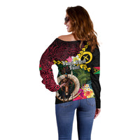 Vanuatu Indipendens Dei Off Shoulder Sweater Boars Tusk and Melanesian Warrior Hibiscus LT03 - Polynesian Pride