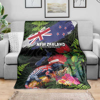 New Zealand Christmas Blanket Meri Kirihimete-Tuatara and Pohutukawa Black Color