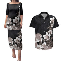 Hawaiian Plumeria and Turtle Couples Matching Puletasi and Hawaiian Shirt with Polynesian Tribal Art Pattern Grayscale Color LT03 Black - Polynesian Pride