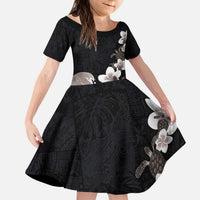Hawaiian Plumeria and Turtle Kid Short Sleeve Dress with Polynesian Tribal Art Pattern Grayscale Color LT03 KID Black - Polynesian Pride