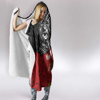 The Kingitanga - Maori King Movement Hooded Blanket Ko Te Mana Motuhake Emblem with Moko and Polynesian Art Tattoo