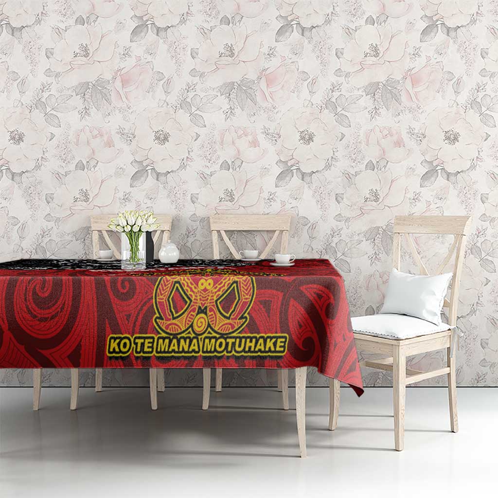 The Kingitanga - Maori King Movement Tablecloth Ko Te Mana Motuhake Emblem with Moko and Polynesian Art Tattoo