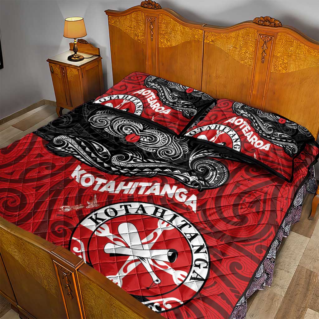 Maori Kotahitanga Quilt Bed Set Aotearoa Spirit with Maori Mask and Polynesian Art Tattoo
