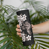 Hawaiian Lei Day Skinny Tumbler Plumeria and Turtle with Polynesian Tribal Pattern Grayscale Color