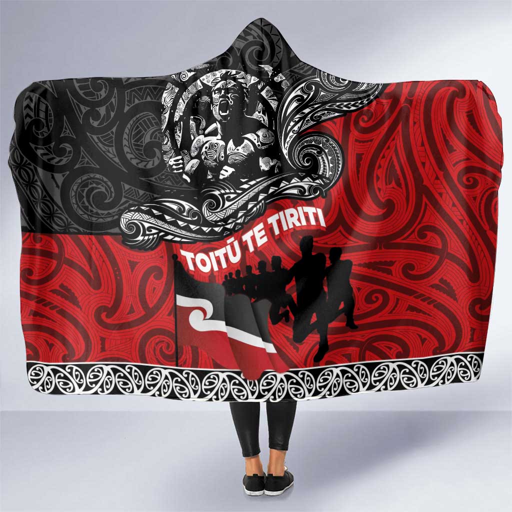 Aotearoa Toitu Te Tiriti Hooded Blanket Honoring Te Tiriti o Waitangi Maori Haka LT03 One Size Red - Polynesian Pride