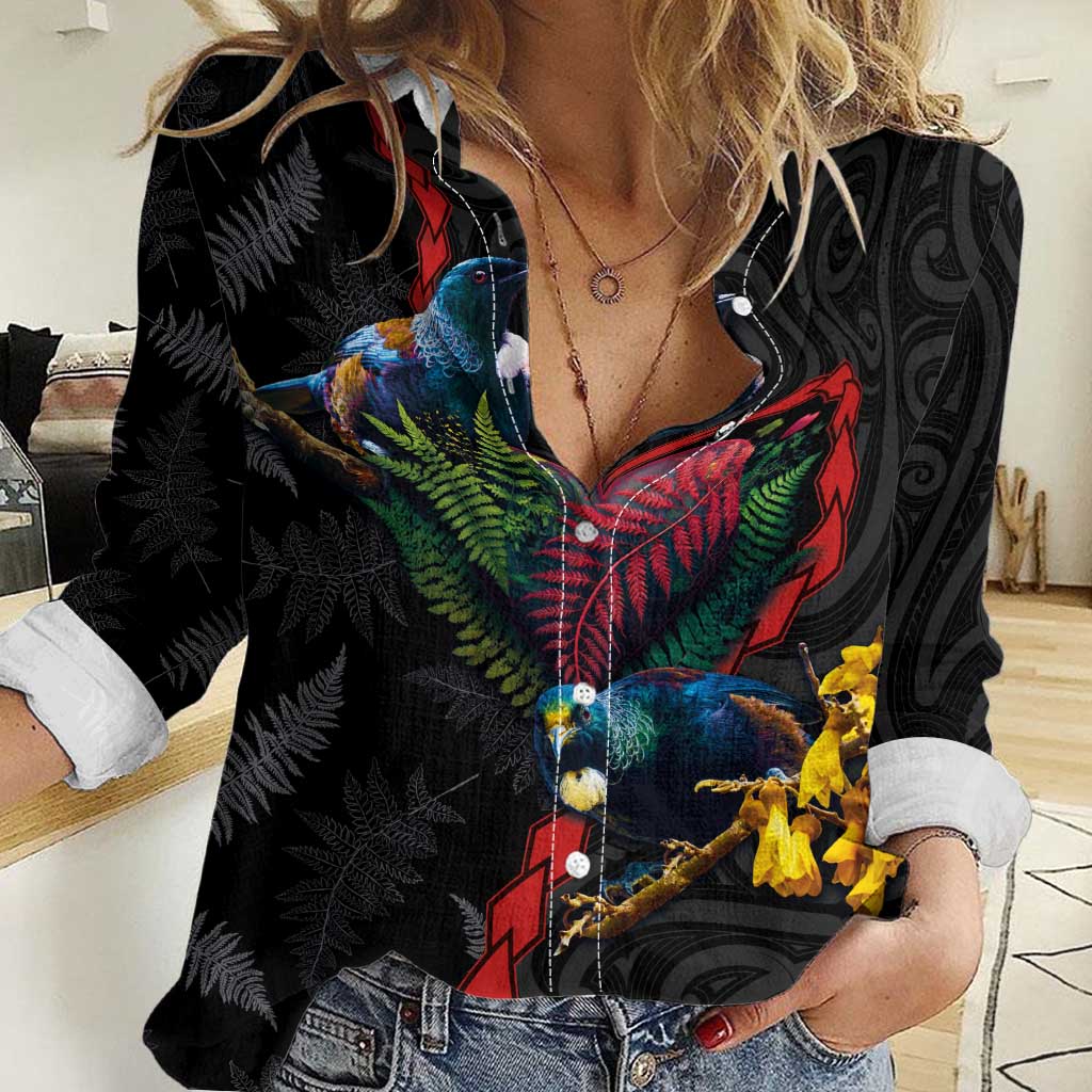 New Zealand Tui Birds Love Couple Women Casual Shirt The Heart of Silver Fern Leaves and Maori Tattoo Pattern