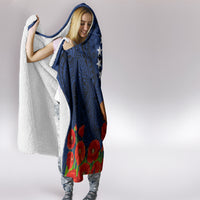 Cook Islands ANZAC Day Hooded Blanket Soldier Paying Respect We Shall Remember Them LT03 - Polynesian Pride