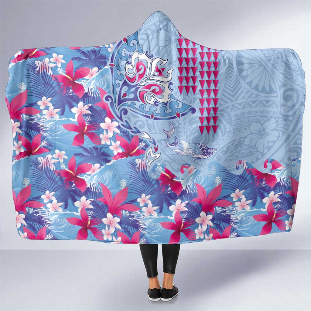 Hawaiian Tribal Manta Ray Hooded Blanket Kakau Tattoo and Flowers Surfing Waves Pattern Soft Color LT03 One Size Multicolor - Polynesian Pride