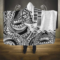Hawaiian Tribal Manta Ray Hooded Blanket Kakau Tattoo and Polynesian Art Motif Pattern