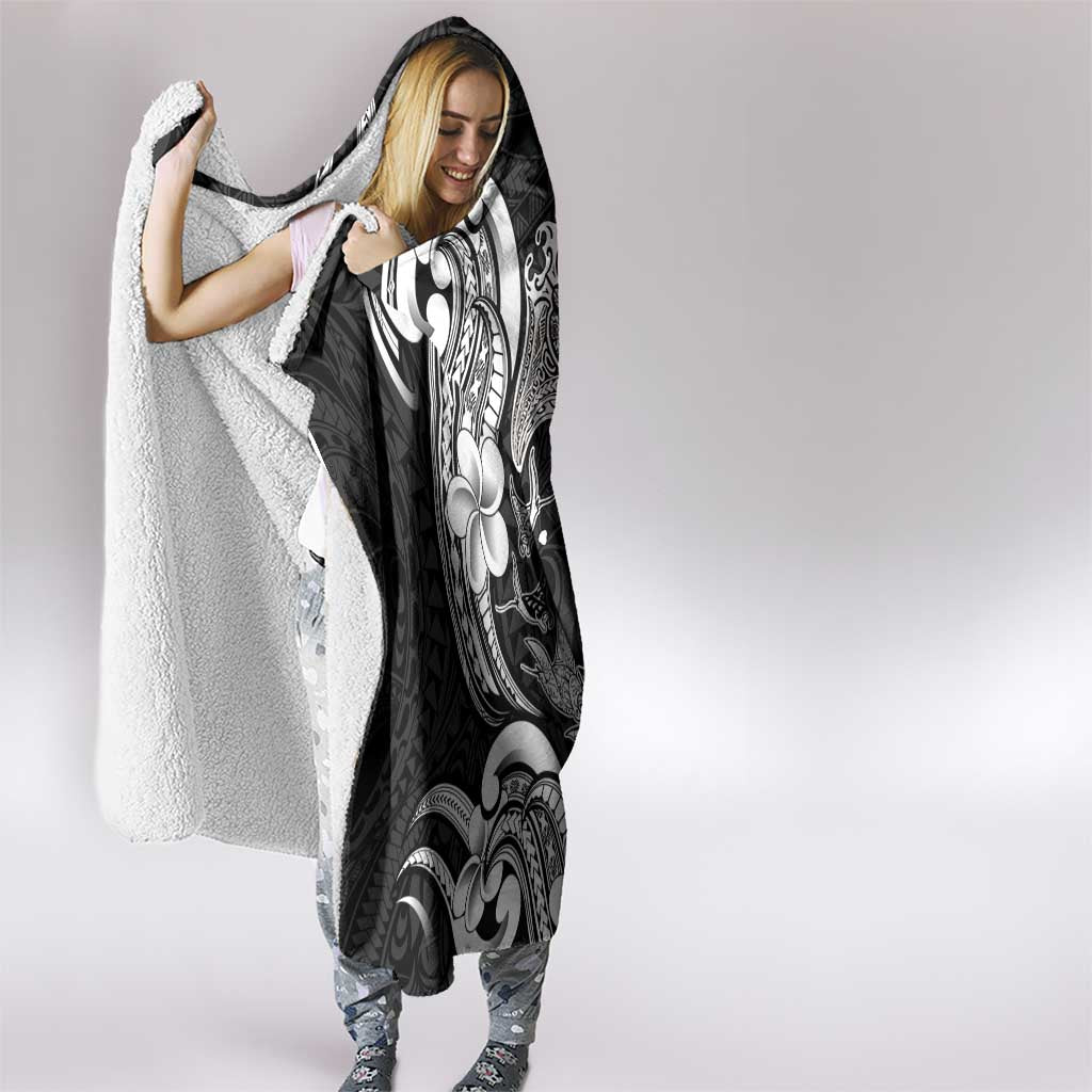 Hawaiian Manta Rays Hooded Blanket Tribal Hibiscus Polynesian Tattoos Black Color - Polynesian Pride