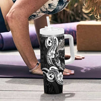 Hawaiian Manta Rays Tumbler With Handle Tribal Hibiscus Polynesian Tattoos Black Color - Polynesian Pride