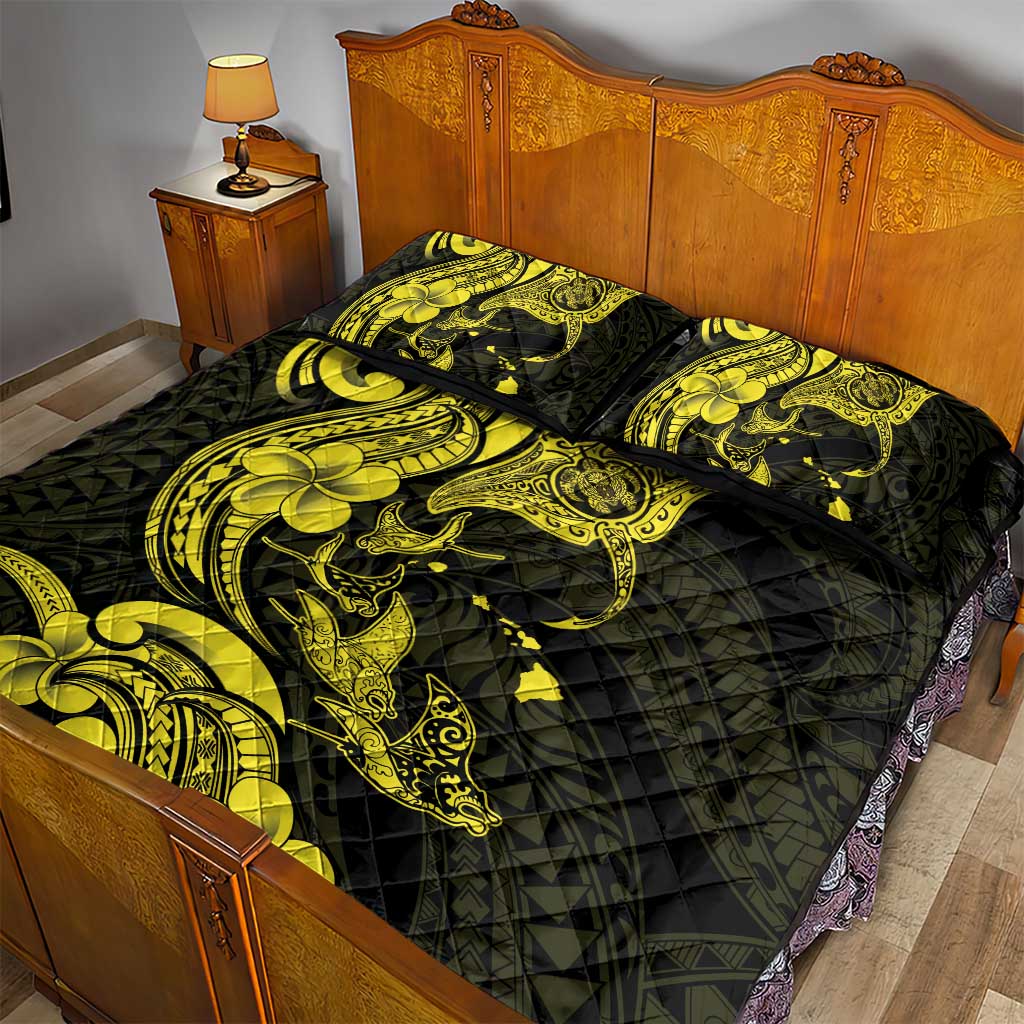 Hawaiian Manta Rays Quilt Bed Set Tribal Hibiscus Polynesian Tattoos Yellow Color - Polynesian Pride