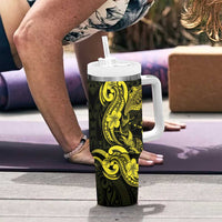 Hawaiian Manta Rays Tumbler With Handle Tribal Hibiscus Polynesian Tattoos Yellow Color - Polynesian Pride