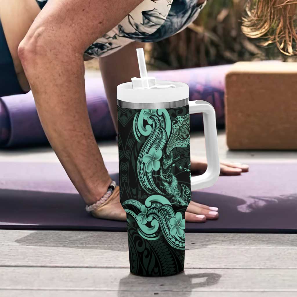 Hawaiian Manta Rays Tumbler With Handle Tribal Hibiscus Polynesian Tattoos Turquoise Color - Polynesian Pride