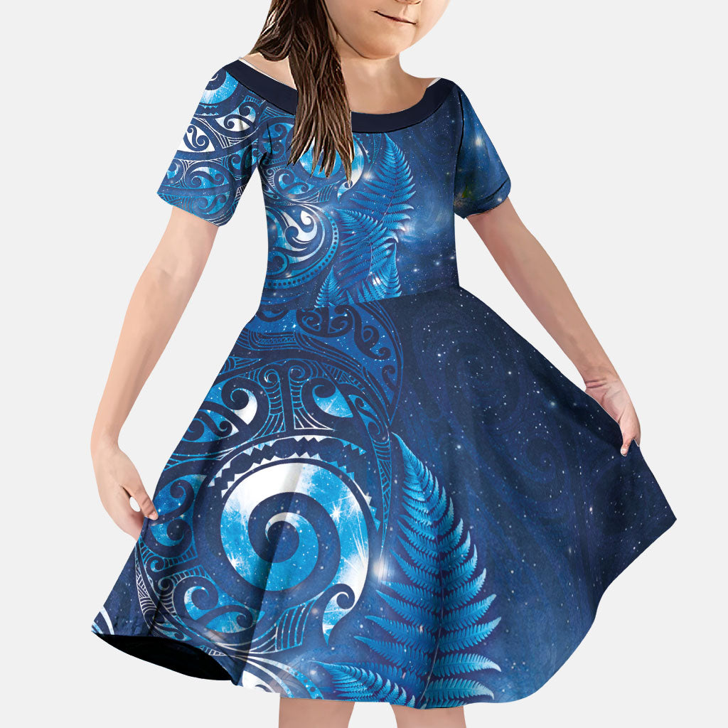 Aotearoa New Zealand New Year Family Matching Tank Maxi Dress and Hawaiian Shirt Tribal Koru Tattoo Blue Galaxy Maori Silver Fern LT03 Daughter's Dress Blue - Polynesian Pride