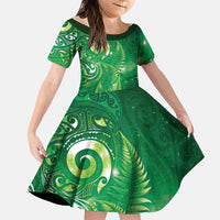 Aotearoa New Zealand New Year Family Matching Off Shoulder Maxi Dress and Hawaiian Shirt Tribal Koru Tattoo Green Galaxy Maori Silver Fern LT03 Daughter's Dress Green - Polynesian Pride