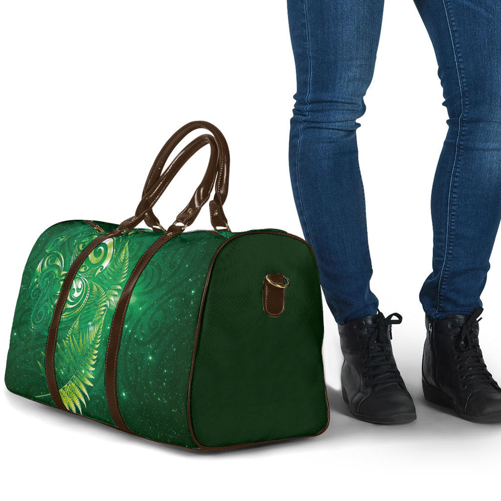 Aotearoa New Zealand New Year Travel Bag Tribal Koru Tattoo Green Galaxy Maori Silver Fern
