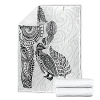 Aotearoa Moko Tribal Tattoo Blanket New Zealand Maori Penguin and Fantail White Color