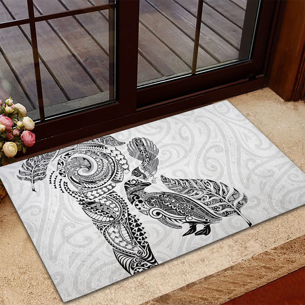 Aotearoa Moko Tribal Tattoo Rubber Doormat New Zealand Maori Penguin and Fantail White Color