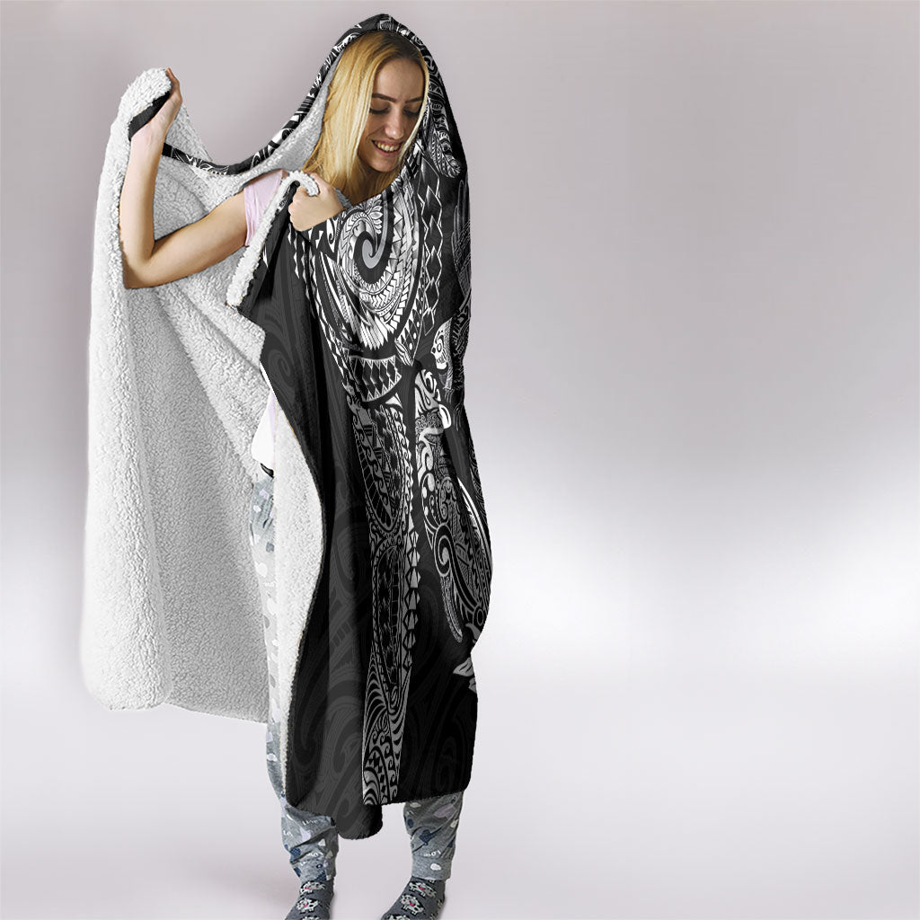 Aotearoa Moko Tribal Tattoo Hooded Blanket New Zealand Maori Penguin and Fantail Black Color