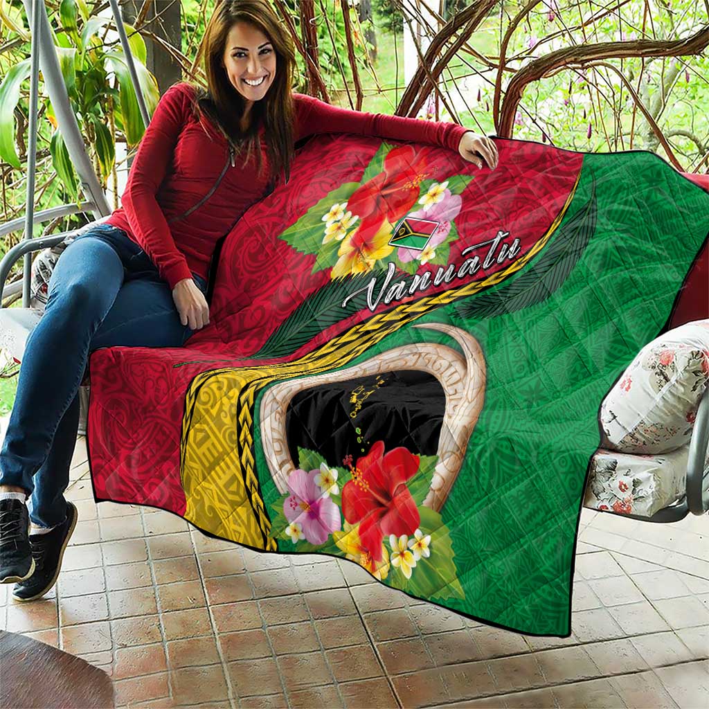 Vanuatu Tribal Boar Tusk Quilt Tropical Plants with Namele and Melanesian Pattern