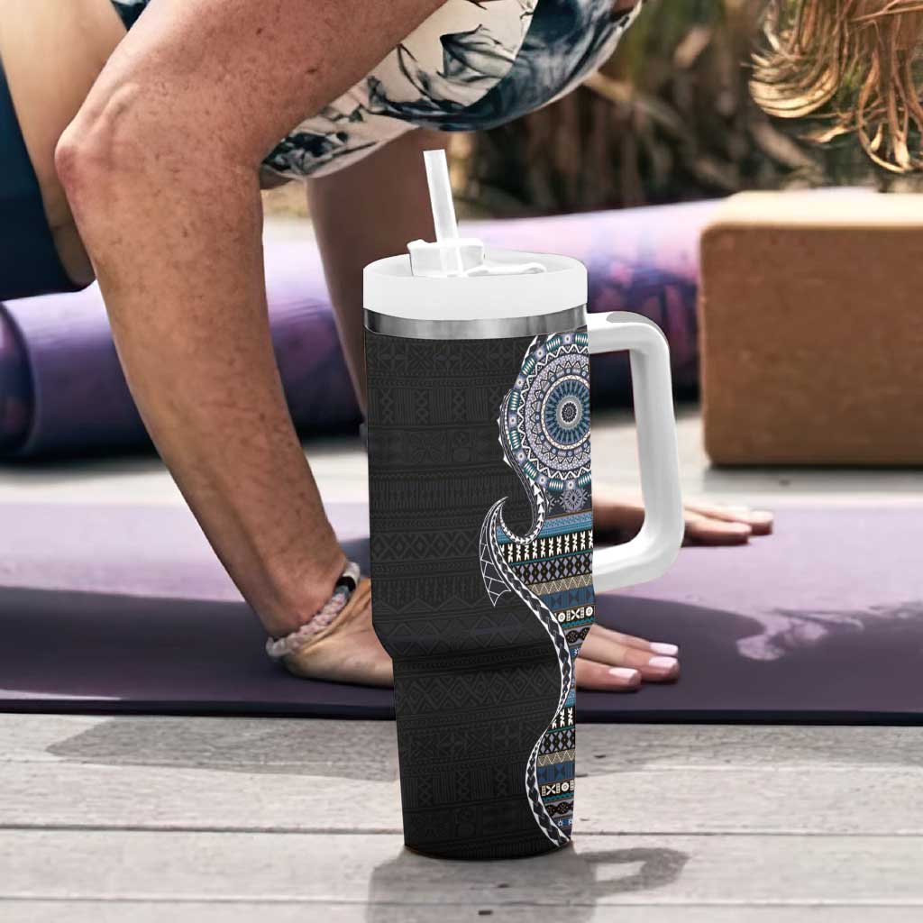 Fijian Masi Tribal Tattoos Art Pattern Tumbler With Handle Navy Color Half Style - Polynesian Pride