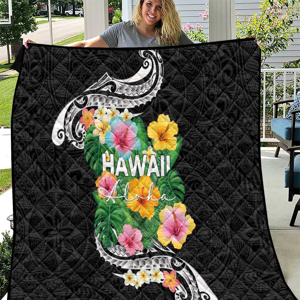 Hawaii Aloha Tropical Leaves and Flower Quilt with Polynesian Art Tattoo Black Color - Polynesian Pride