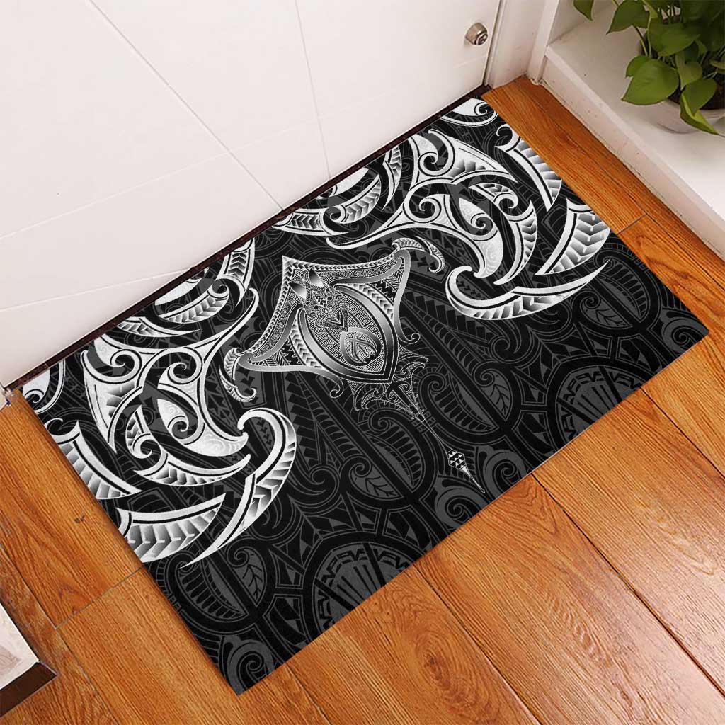 New Zealand Aotearoa Rubber Doormat Maori Manta Ray Moko Black - Polynesian Pride