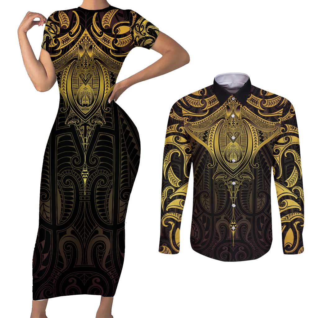 New Zealand Aotearoa Couples Matching Short Sleeve Bodycon Dress and Long Sleeve Button Shirt Maori Manta Ray Moko Gold - Polynesian Pride